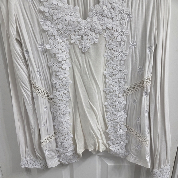 POL White Floral Lace Blouse - Picture 4 of 7